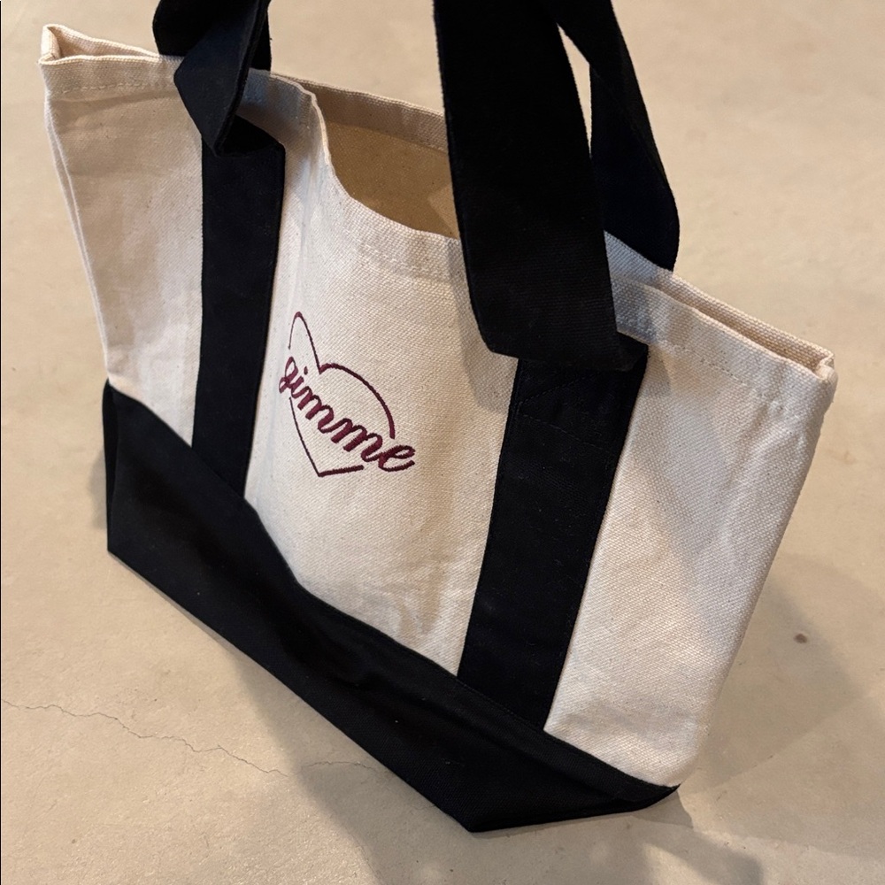 Sale!! New Gimme Heart Mini Tote Bag - Picture 5 of 11